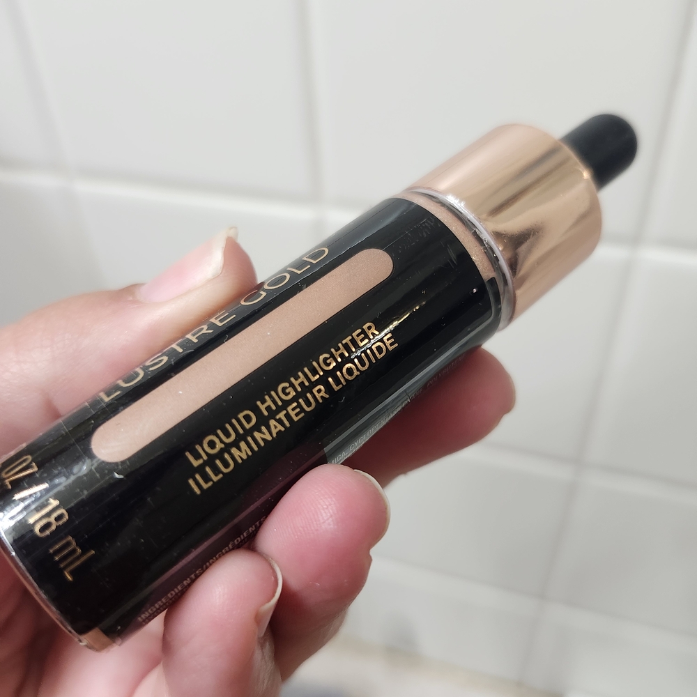 Makeup Revolution Lustre Gold Liquid Highlighter
